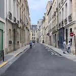 Suite Du Lion/Ac Historic Flat, Marais, 4-5 Guests