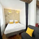 Suite Du Lion/Ac Historic Flat, Marais, 4-5 Guests
